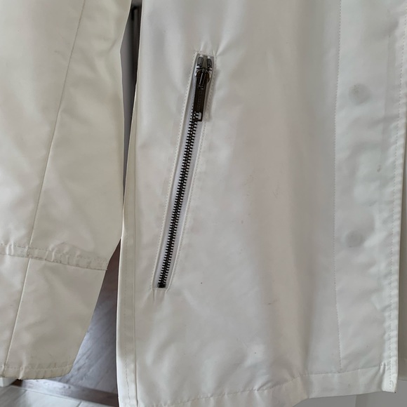 Burberry Short White Trench Coat - Picture 6 of 7